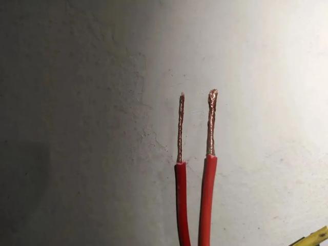 “銅包鋁的,兩三年可能就壞了”,記者暗訪發(fā)現(xiàn)消防電線背后貓膩 “銅包鋁的,兩三年可能就壞了”,記者暗訪發(fā)現(xiàn)消防電線背后貓膩