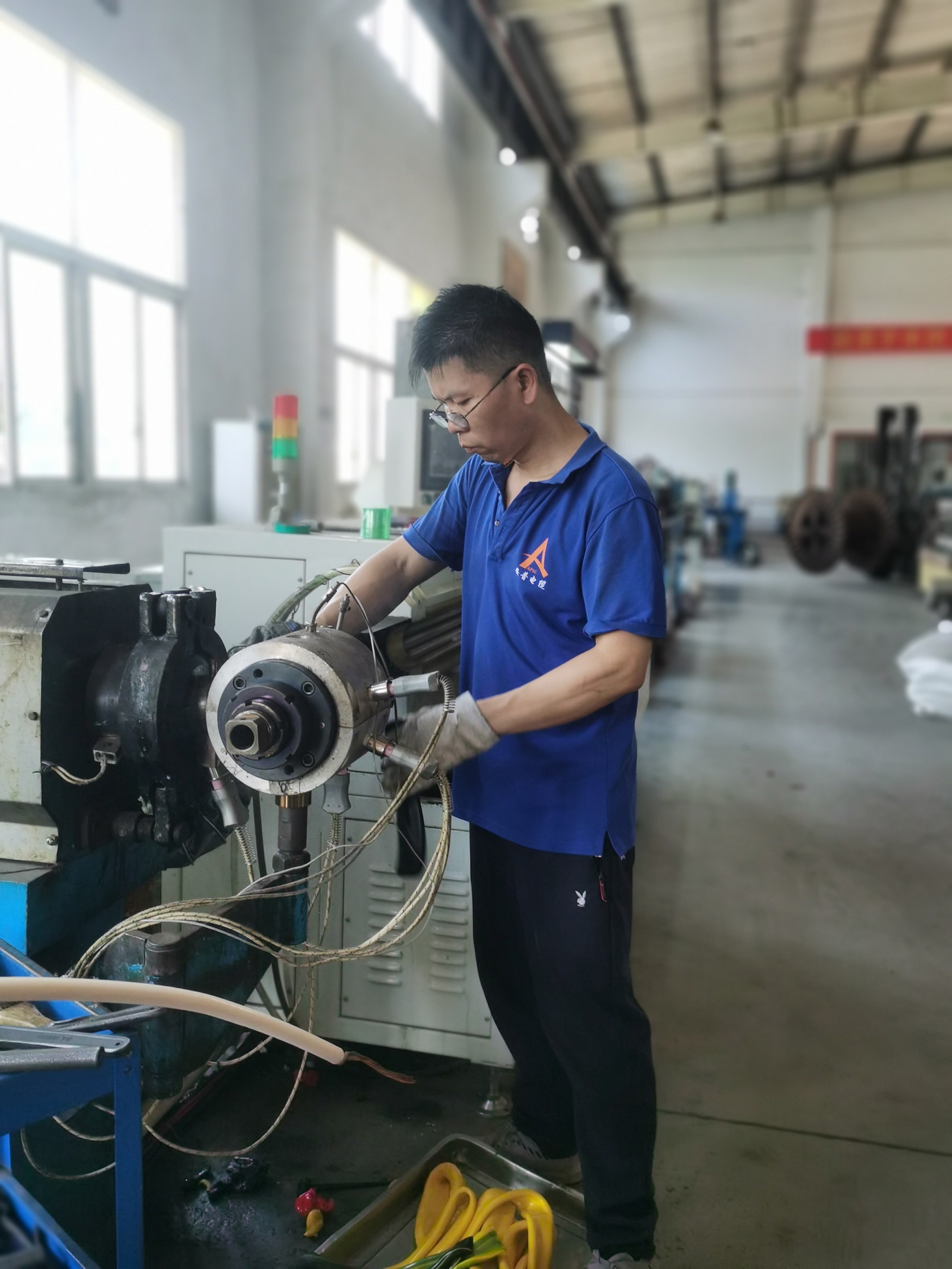 迎高溫 戰(zhàn)酷暑,堅(jiān)守崗位促生產(chǎn)——致最可敬的一線生產(chǎn)員工? 迎高溫 戰(zhàn)酷暑,堅(jiān)守崗位促生產(chǎn)——致最可敬的一線生產(chǎn)員工?